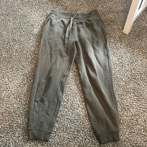 lululemon joggers, green, size 8